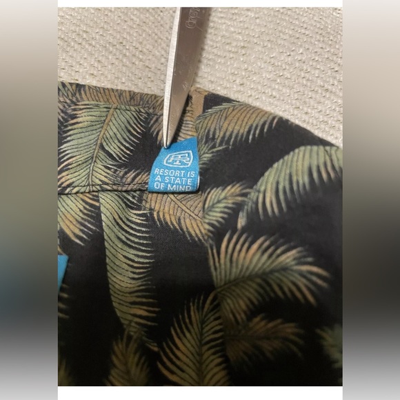 Tori Richard Honolulu Hawaiian Palms Made In USA Button Up Shirt Men's Medium - Picture 10 of 11